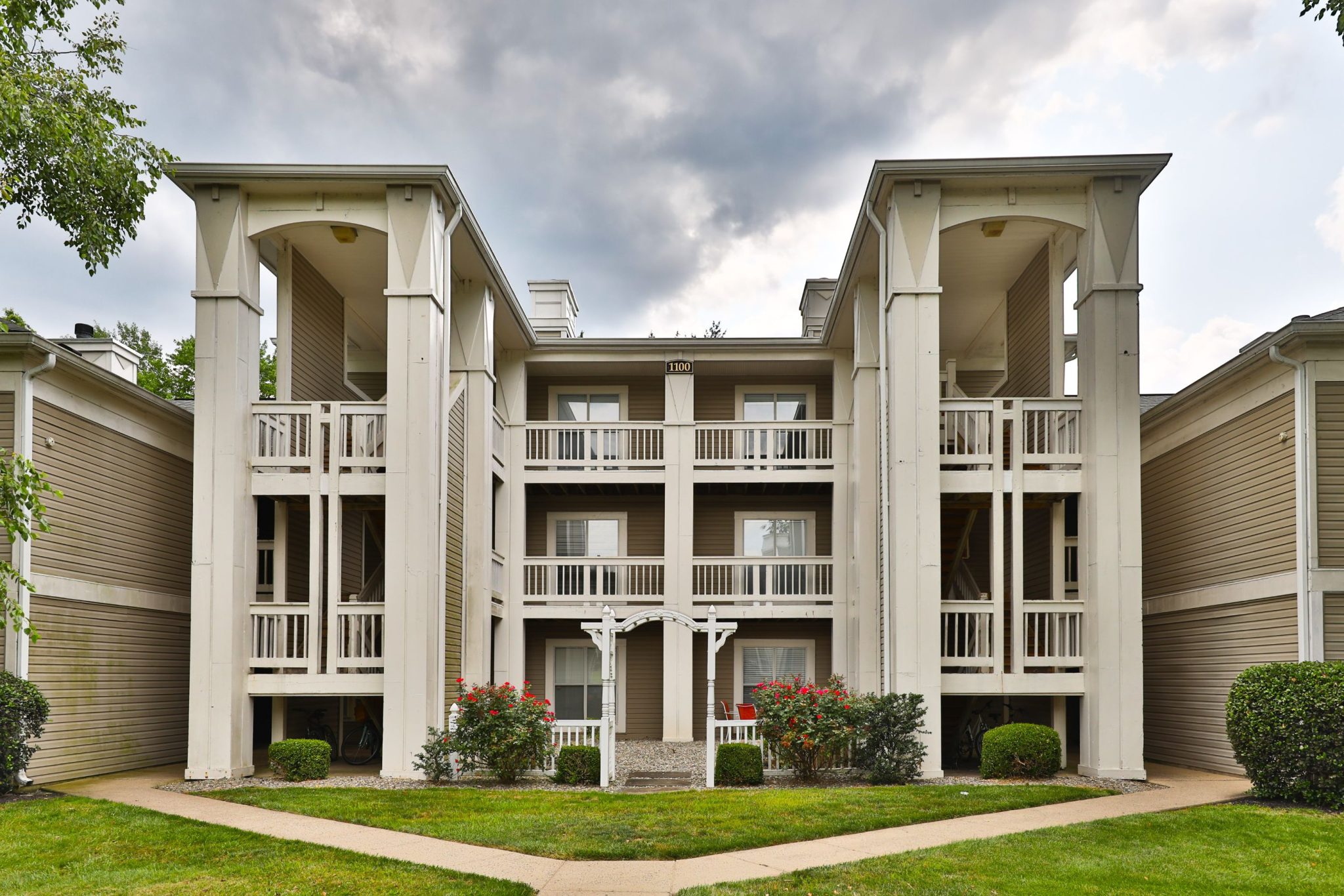 Photos Stonington Apartments