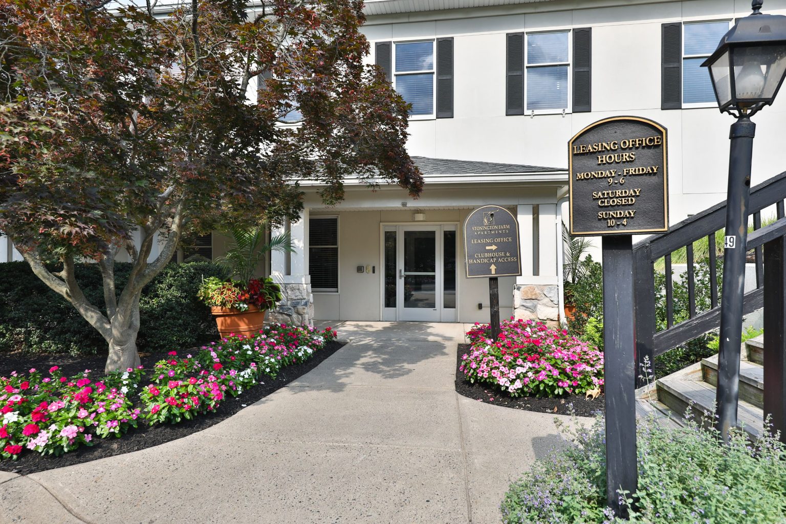 Photos Stonington Apartments